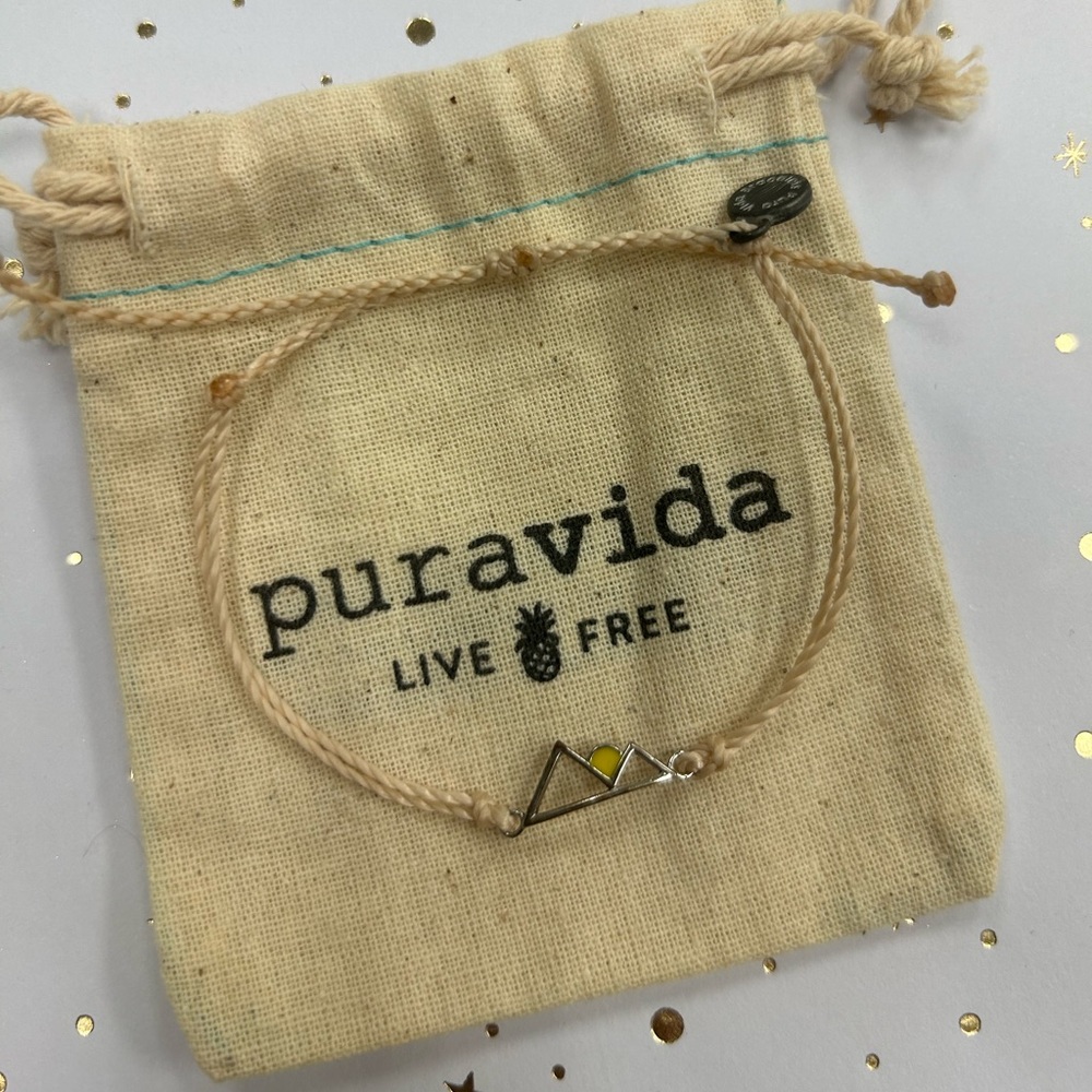 Pura Vida bracelet never worn brand new! Waterproof and durable!